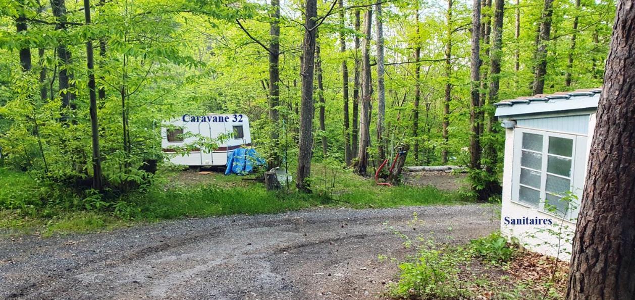 Camping le P'Tit Bonheur Escaro Eksteriør billede