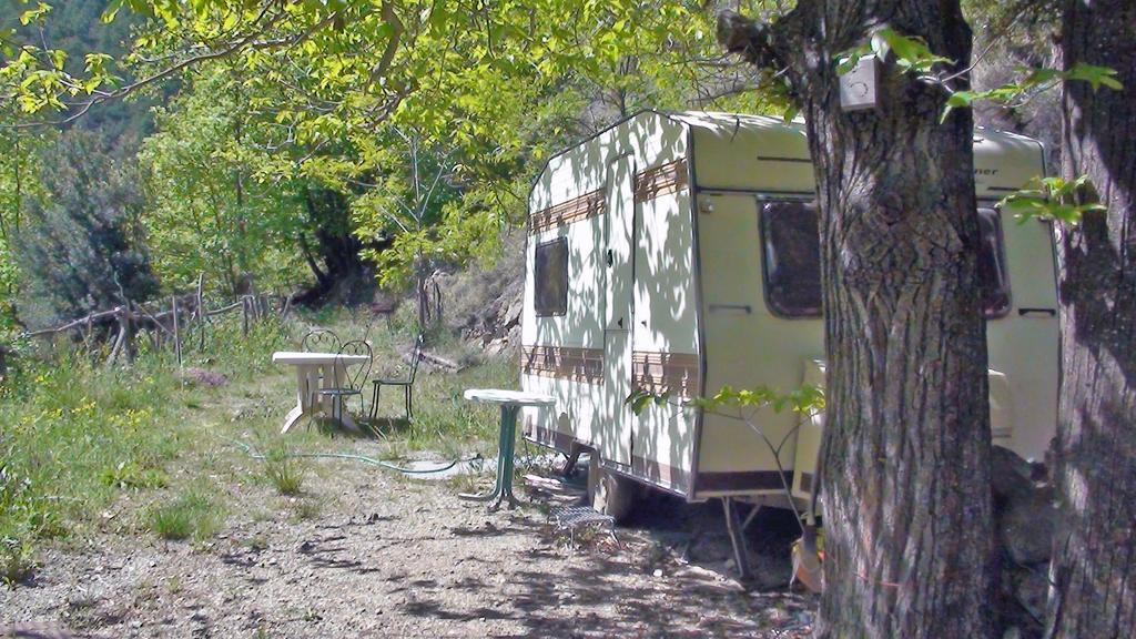 Camping le P'Tit Bonheur Escaro Eksteriør billede