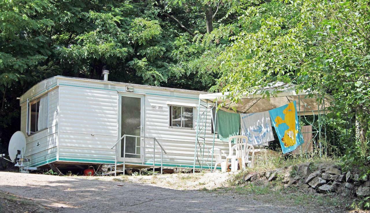 Camping le P'Tit Bonheur Escaro Eksteriør billede